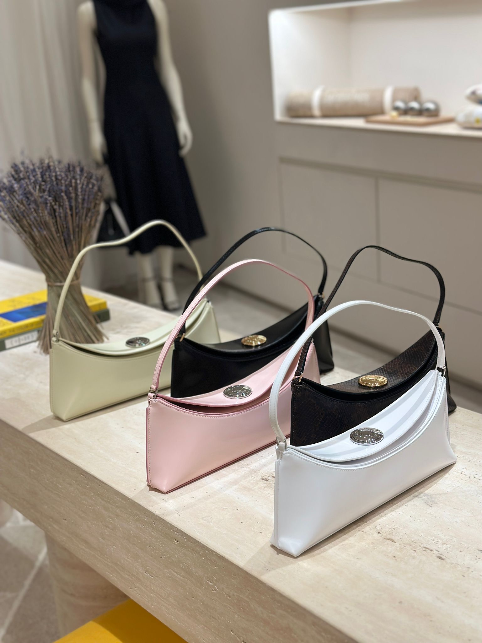 Clutch Ovalo Jacquemus