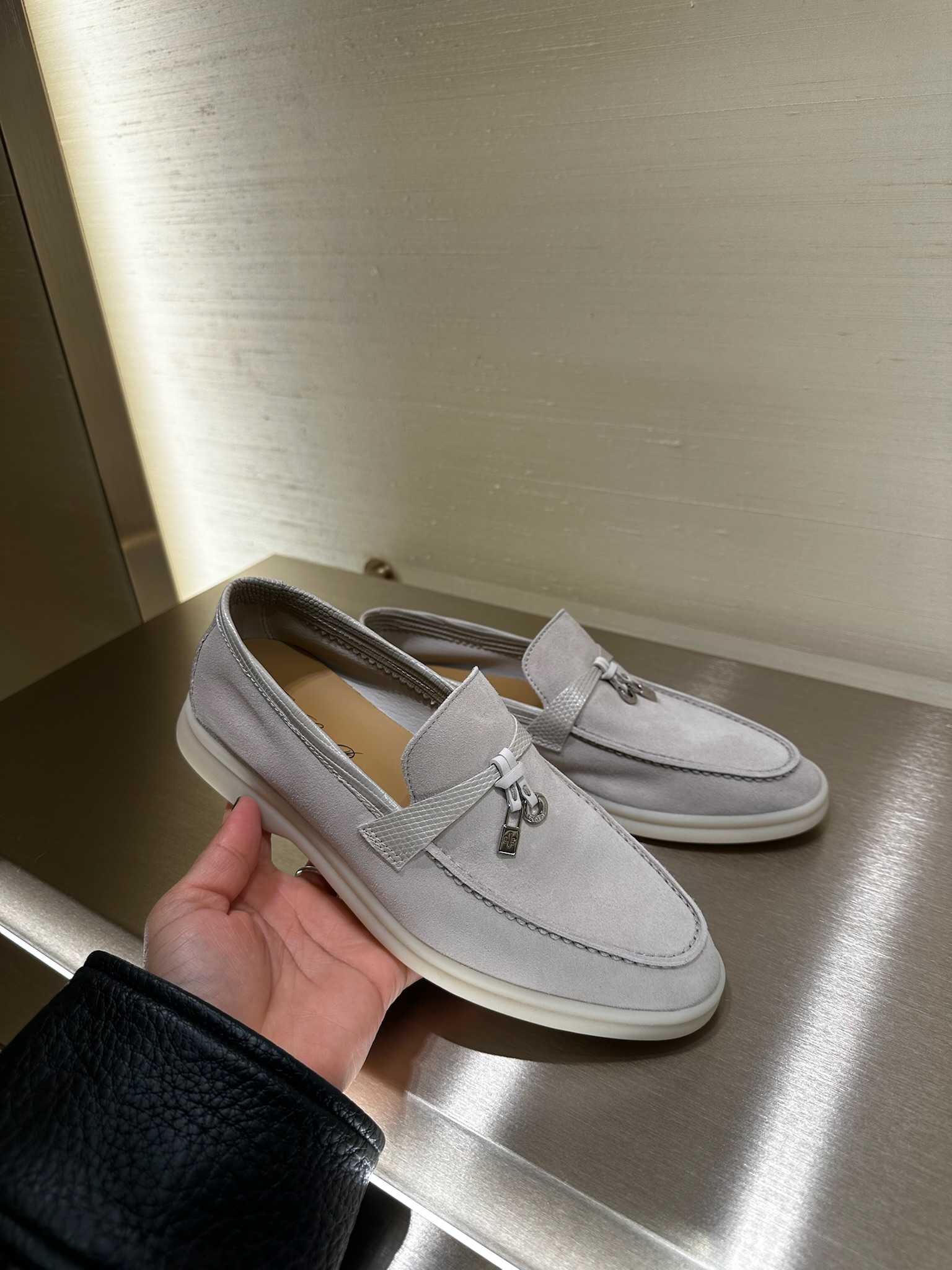 SUMMER CHARMS WALK SUEDE LORO PIANA